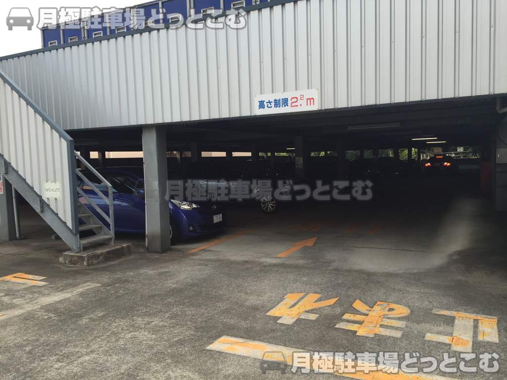 横浜市青葉区新石川1-23-14の月極駐車場2